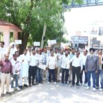 शिक्षकों-विद्यार्थियों की समस्याओं के समाधान की मांग को लेकर सौंपा ज्ञापन