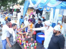 गुरु अर्जुन देव जी के शहीदी दिहाड़े पर डाले श्री अखण्ड पाठ के भोग