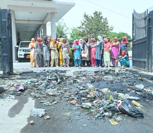 सफाई कर्मचारियों के आंदोलन का चौथे दिन समाधान