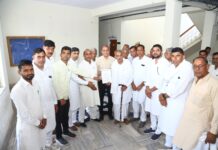 प्रशासकों को पदमुक्त करने के फैसले पर पुनर्विचार की मांग