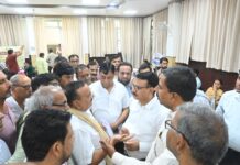 शहरी सेवा शिविर में मुखर्जी कॉलोनी व एच एच एरिया की जलभराव समस्या उठाई