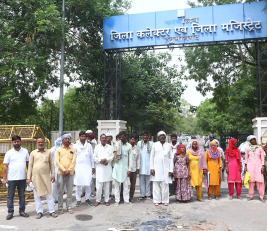 कॉलोनीवासियों ने भूखंड पर जबरन कब्जे के प्रयास का लगाया आरोप
