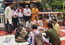 सीएम योगी के जन्मदिन पर हिंदू सुरक्षा सेवा संघ ने किया हवन, मलिहाबाद के कासमंडी किले को हिंदुओं के सुपुर्द करने की उठी मांग