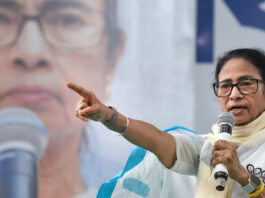 क्या ममता बनर्जी अपनी TMC को बचा पाएंगी या पार्टी उनके हाथों से फिसल जाएगी?