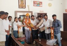 सिविल डिफेंस में चयनित अभ्यर्थियों ने भाजपा कार्यालय में किया आशीष पारीक का सम्मान