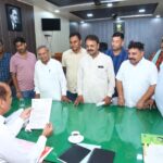 ईडब्ल्यूएस वर्ग के अधिकारों की रक्षा को लेकर मुख्यमंत्री के नाम सौंपा ज्ञापन