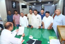 ईडब्ल्यूएस वर्ग के अधिकारों की रक्षा को लेकर मुख्यमंत्री के नाम सौंपा ज्ञापन