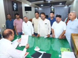 ईडब्ल्यूएस वर्ग के अधिकारों की रक्षा को लेकर मुख्यमंत्री के नाम सौंपा ज्ञापन