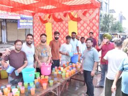 द्वाद्वशी पर श्री श्याम युवा जल सेवा समिति ने लगाई छबील