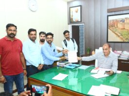 नर्सेज संयुक्त संघर्ष समिति ने मुख्यमंत्री के नाम सौंपा ज्ञापन