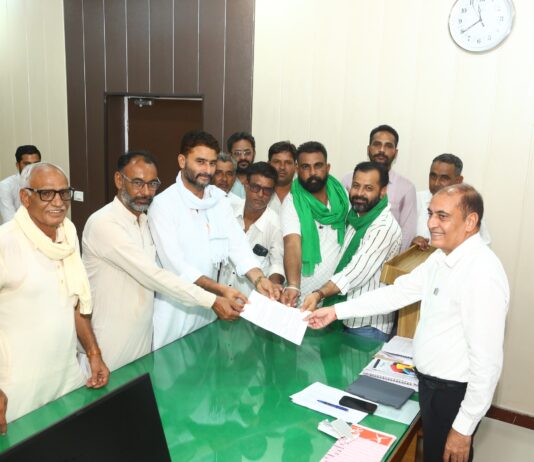 गेहूं भुगतान, अटल भूजल योजना के अनुदान और सरकारी खरीद को लेकर किसानों में आक्रोश