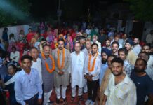 वार्ड 9-10 में नुक्कड़ सभा, मदन बाघला व नवीन बाकोलिया के समर्थन में जुटे लोग