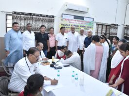 विशेषज्ञ चिकित्सकों ने जांची बालिकाओं की सेहत, दी उचित परामर्श व सावधानियों की जानकारी