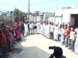 बिजली संकट पर फूटा वार्डवासियों का गुस्सा, विद्युत विभाग के खिलाफ की नारेबाजी