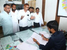 जमीन कुर्की पर भड़के किसान नेता, SDM को दी दो टूक चेतावनी