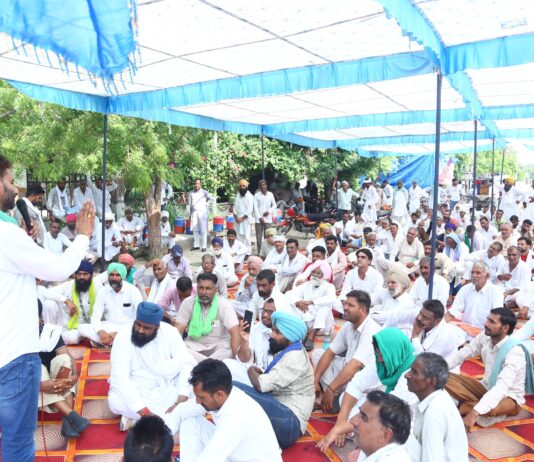 अटल भूजल योजना के तहत डिग्गियों के अनुदान की मांग को लेकर किसानों का महापड़ाव