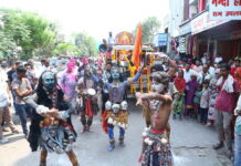 रंग-गुलाल और ढोल-नगाड़ों के बीच गणपति बप्पा को दी भावभीनी विदाई