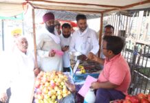 अनुदान राशि का भुगतान दो साल बाद भी नहीं होने से किसानों में भारी आक्रोश