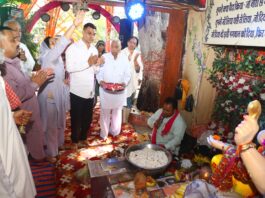गणेश महोत्सव के छठे दिन श्रद्धा-भक्ति में डूबा बालाजी मंदिर परिसर