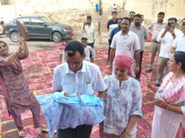 अहमदाबाद विमान हादसे में जान गंवाने वाले मानव भादू के घर जन्मा बेटा, पिता ने रखा वही नाम*