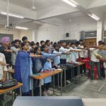 सड़क सुरक्षा-जीवन रक्षा अभियान के तहत विद्यार्थियों को यातायात नियमों की दी जानकारी