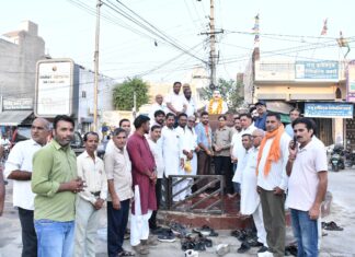 पं. दीनदयाल उपाध्याय जयंती पर भाजपा नगर मण्डल द्वारा श्रद्धासुमन अर्पित