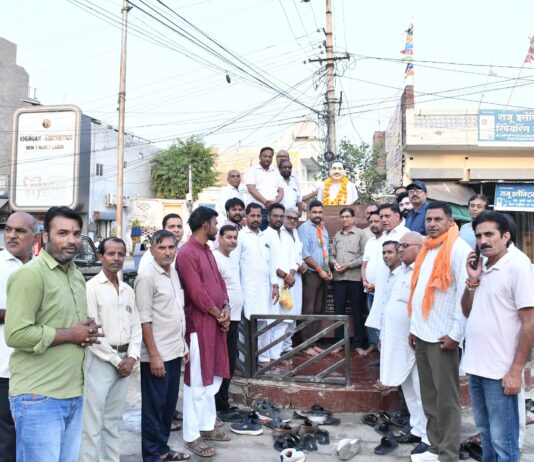 पं. दीनदयाल उपाध्याय जयंती पर भाजपा नगर मण्डल द्वारा श्रद्धासुमन अर्पित