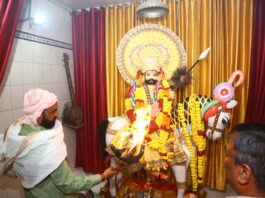 भक्ति और आस्था का उमड़ा सैलाब
