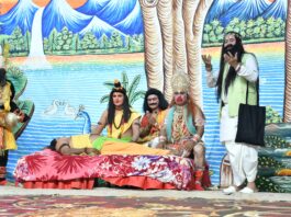 लक्ष्मण मूर्छा का मार्मिक मंचन देख भावुक हुए श्रद्धालु, संजीवनी बूटी लेकर पहुंचे हनुमान