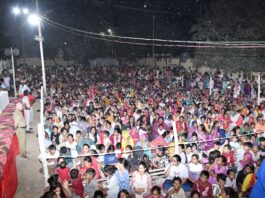 ताड़का वध और शिव धनुष टूटते ही जय श्रीराम के जयकारों से गूंजा रामलीला रंगमंच