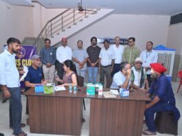 लायंस क्लब हनुमानगढ़ एवं जन सेवा समिति श्रीगंगानगर के संयुक्त तत्वावधान में विशाल निःशुल्क नेत्र जांच शिविर आयोजित