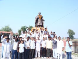 थेहड़ी गंगानी में धूमधाम से मनाई महाराजा गंगा सिंह की जयंती, प्रतिमा पर पुष्पांजलि अर्पित कर किया नमन