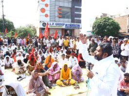 राजनीतिक दबाव में दर्ज मुकदमों की निष्पक्ष जांच और वापसी की मांग को लेकर माकपा का धरना-प्रदर्शन*