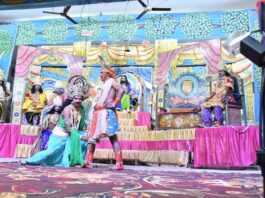 66 वर्षों से जारी भव्य रामलीला का मंचन: बारहवें दिन सजी दक्षिण मुखी बालाजी की अलौकिक झांकी