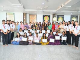 यूथ वीरांगनाओं ने 100 महिलाओं को बांटे प्रशिक्षण प्रमाण-पत्र, 5 को मिली सिलाई मशीन