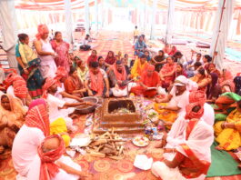 जंक्शन में 34वें दुर्गा पूजा महोत्सव के तहत हवन यज्ञ में दी पूर्णाहुति