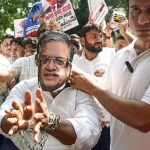SIR के खिलाफ दिल्ली में सियासी संग्राम, 1000 प्रदर्शनकारी हिरासत में; 12 मेट्रो स्टेशन बंद