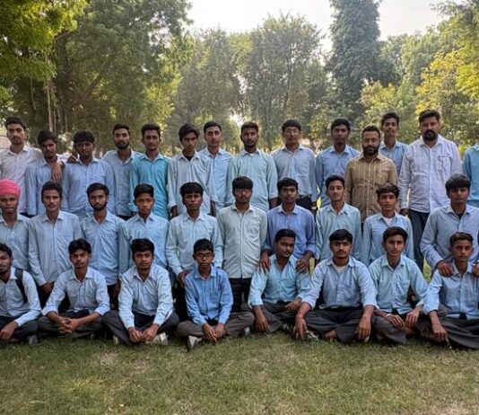 फोर्ट स्कूल के कृषि विज्ञान संकाय के विद्यार्थियों ने किया डेयरी संघ का शैक्षणिक भ्रमण